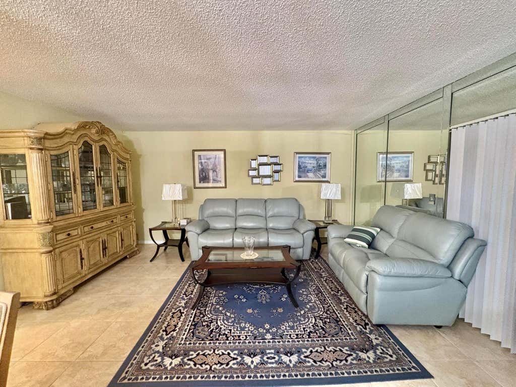 Photo of 160 PLYMOUTH V, West Palm Beach, FL 33417 (MLS # B26059335)