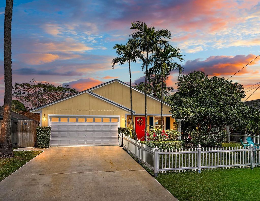 Photo of 6455 Foster Street, Jupiter, FL 33458 (MLS # R10876381)