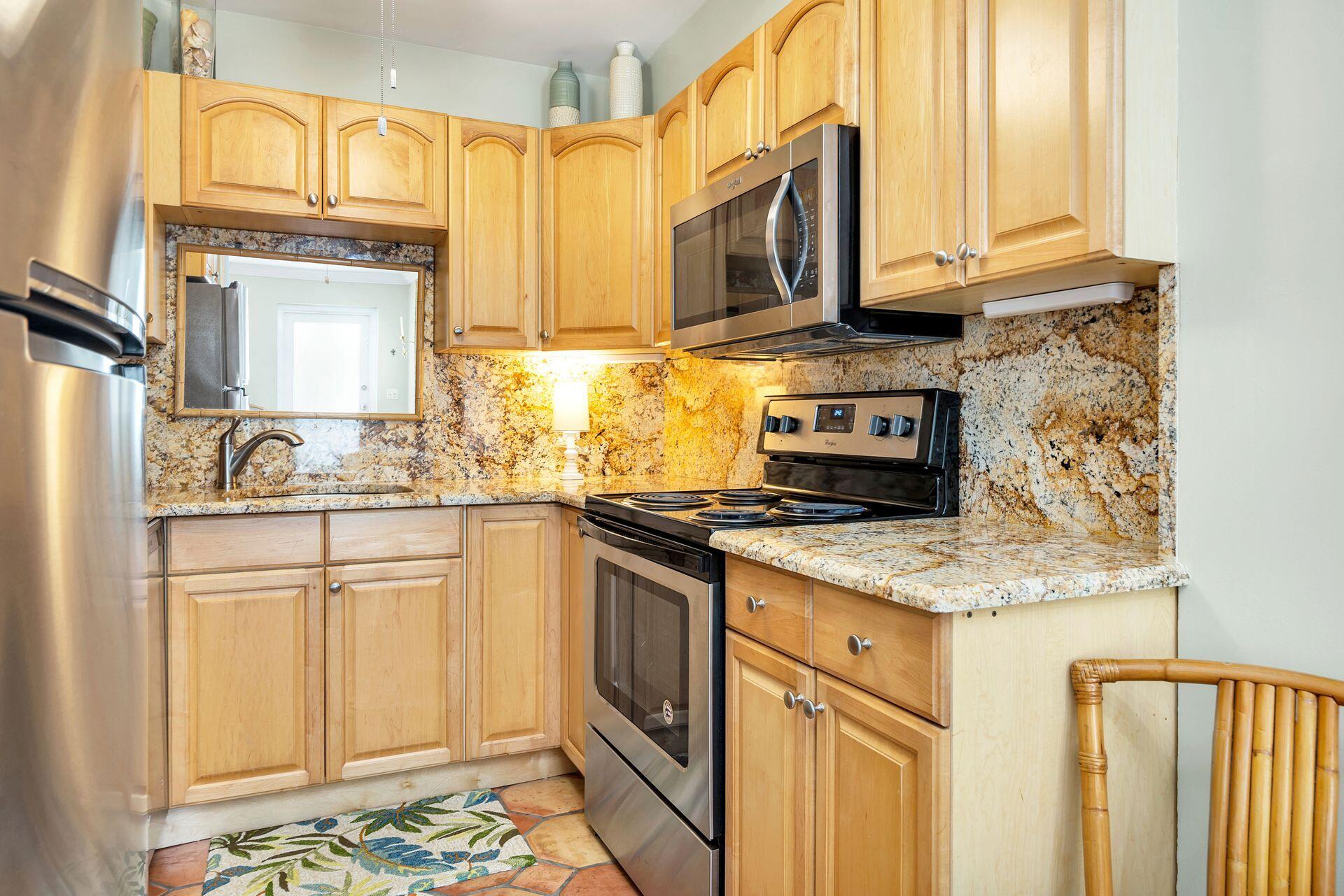 401 PERUVIAN Avenue 1050