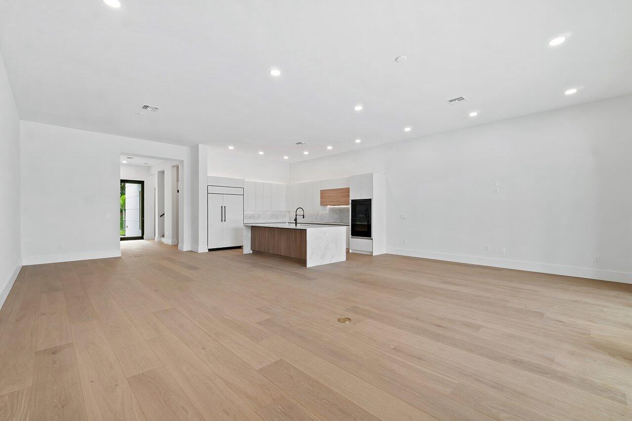 FRENCHMANS CREEK - Residential