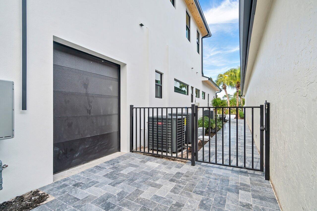 FRENCHMANS CREEK - Residential