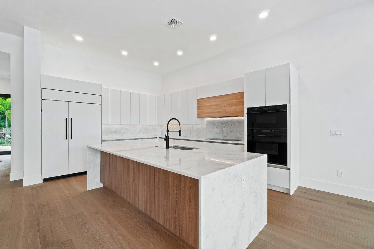 FRENCHMANS CREEK - Residential