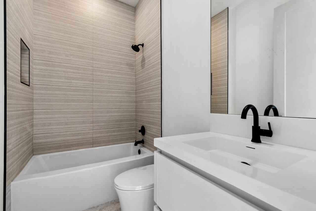 FRENCHMANS CREEK - Residential