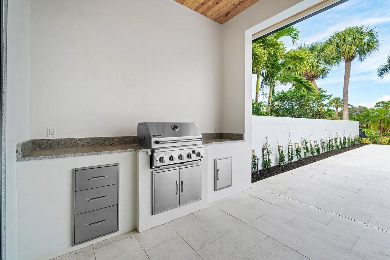 FRENCHMANS CREEK - Residential