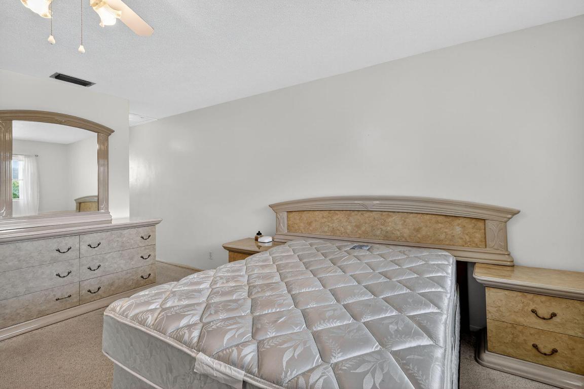 VILLAGE ROYALE CONDO 8 - Residential