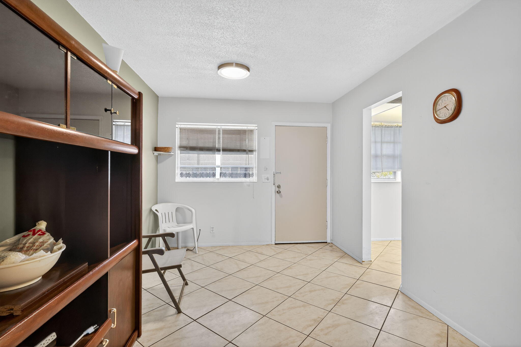 VILLAGE ROYALE CONDO 8 - Residential