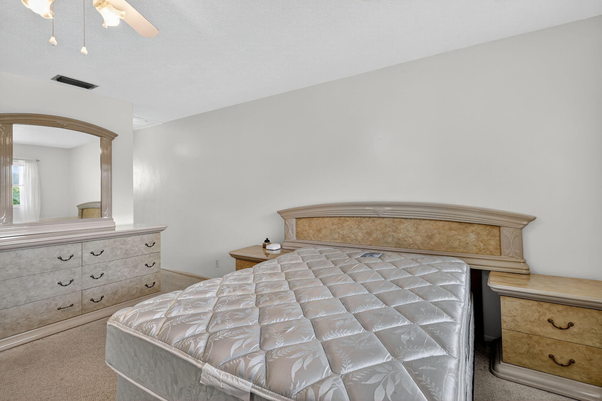 VILLAGE ROYALE CONDO 8 - Residential