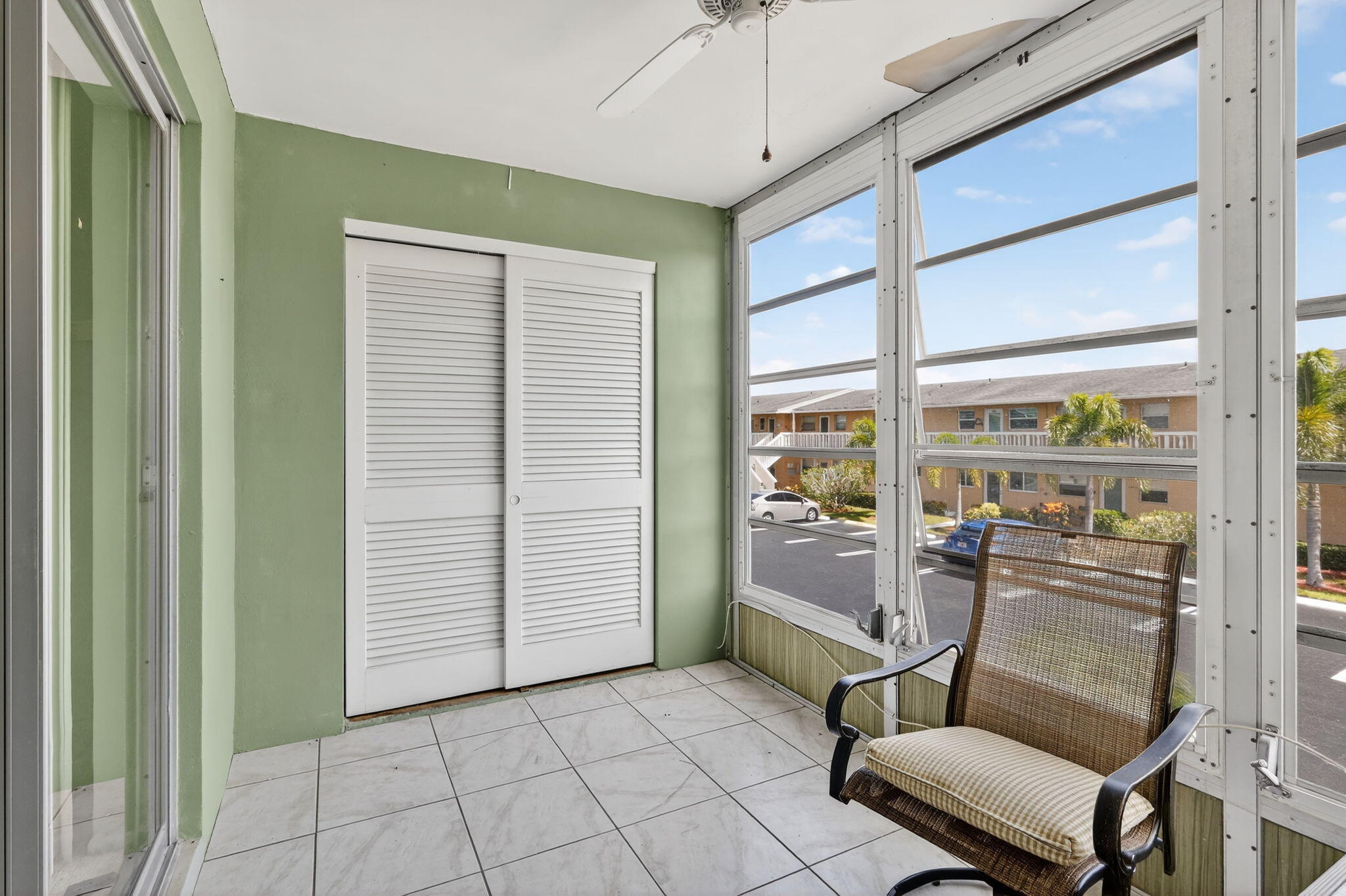 VILLAGE ROYALE CONDO 8 - Residential