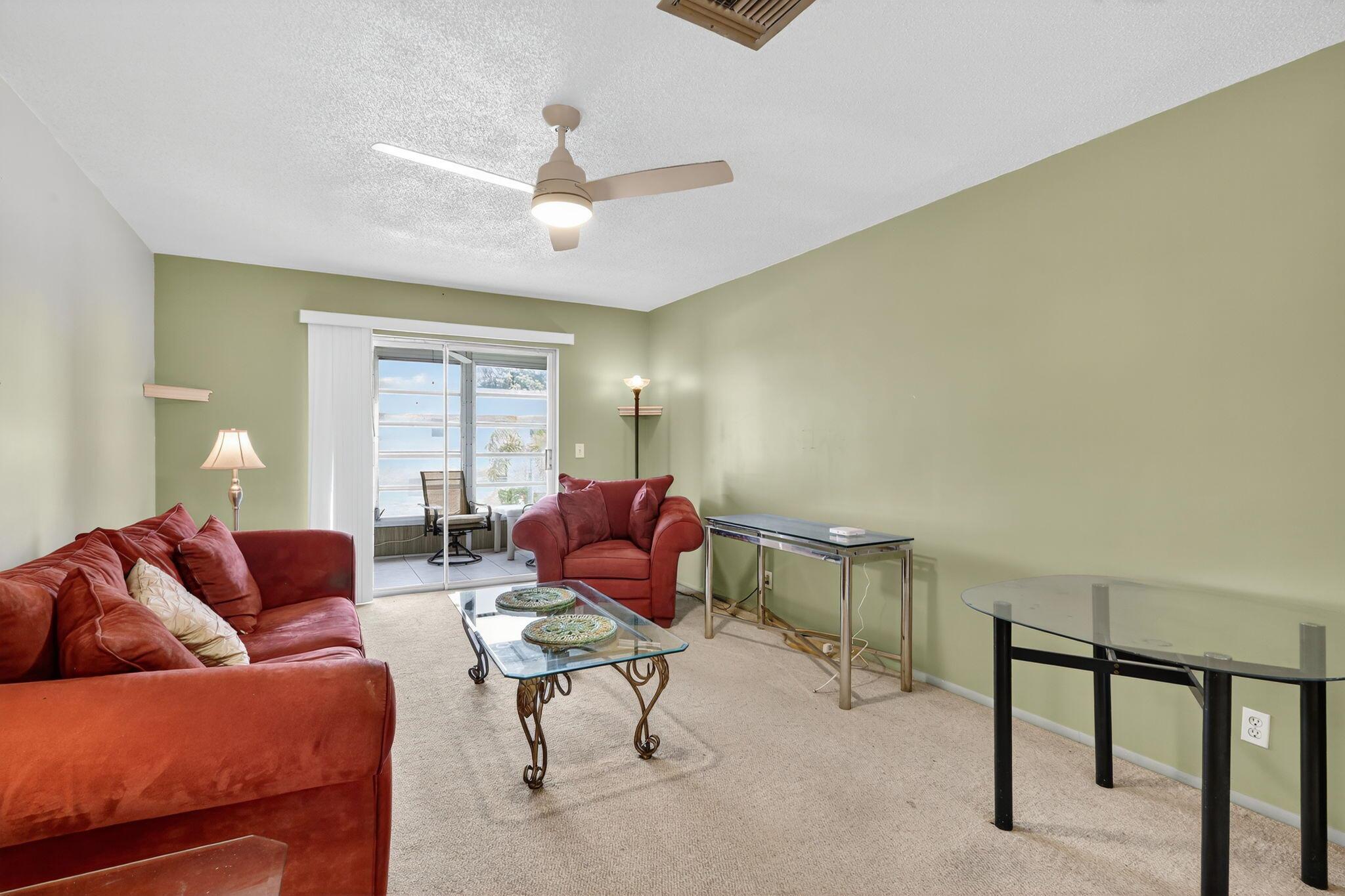 2152 NE 1st Way 205, Boynton Beach, FL, 33435/$105,000 4 2152 NE 1st Way 205
