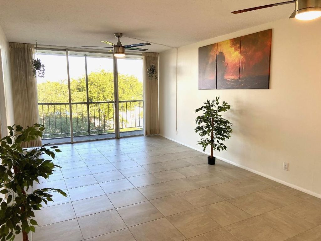 Photo of 4501 NE 21 Avenue #406, Fort Lauderdale, FL 33308 (MLS # F10503861)