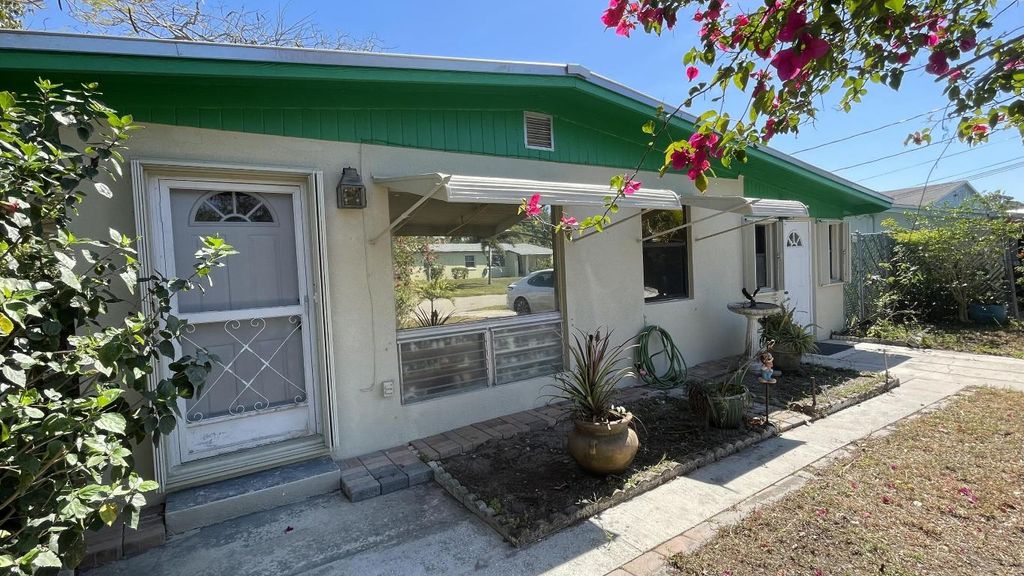 Photo of 501 Emil Drive, Fort Pierce, FL 34982 (MLS # R10977812)