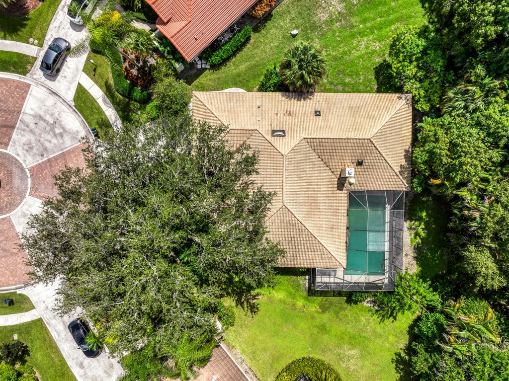 Photo of 9260 Cypress Hollow Drive, Palm Beach Gardens, FL 33418 (MLS # B26082896)