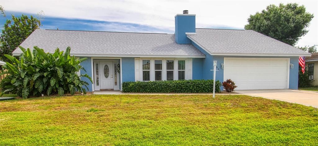 Photo of 648 SE Crescent Avenue, Port St Lucie, FL 34984 (MLS # R10874811)