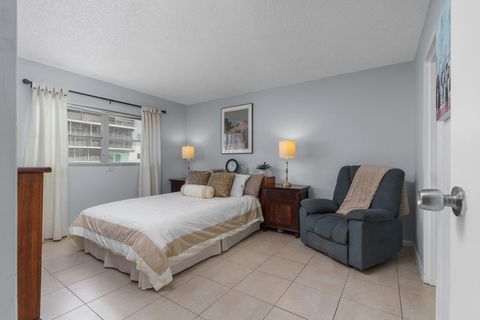 Condominium in Fort Lauderdale FL 1750 3rd Ter Ter 20.jpg