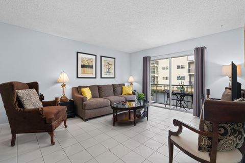 Condominium in Fort Lauderdale FL 1750 3rd Ter Ter 2.jpg