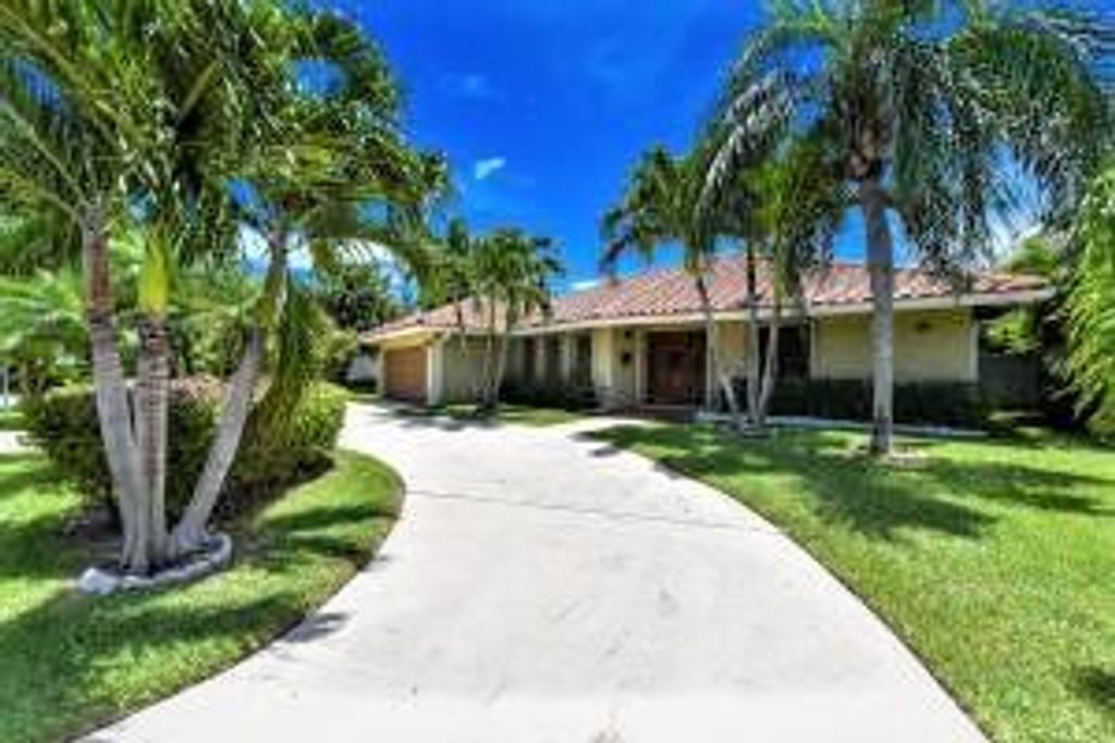 Photo of 330 NE 26th Street, Boca Raton, FL 33431 (MLS # R10731150)