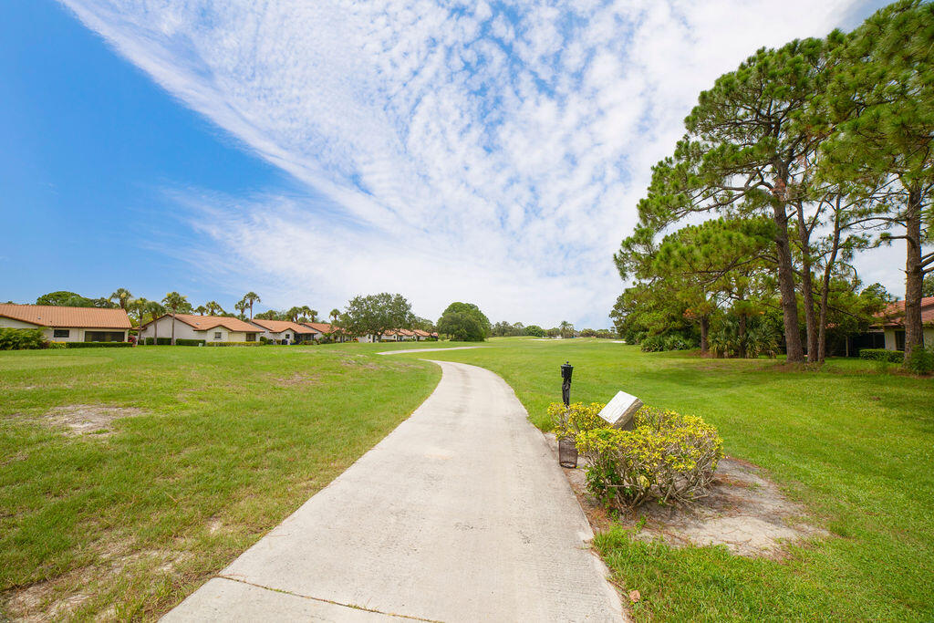STARLING COURT AT MARTIN DOWNS (AKA MARTIN DOWNS P - Residential