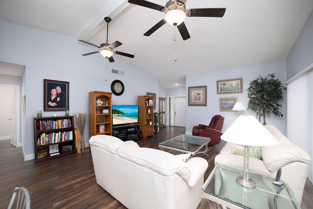 STARLING COURT AT MARTIN DOWNS (AKA MARTIN DOWNS P - Residential