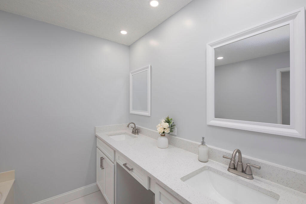 STARLING COURT AT MARTIN DOWNS (AKA MARTIN DOWNS P - Residential