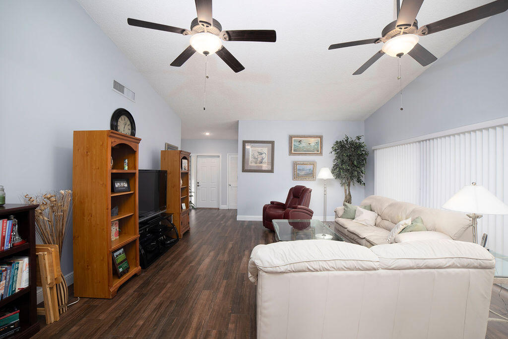 STARLING COURT AT MARTIN DOWNS (AKA MARTIN DOWNS P - Residential