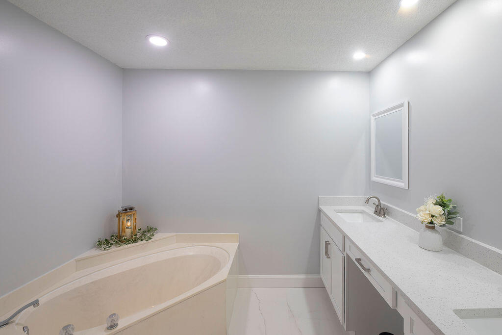 STARLING COURT AT MARTIN DOWNS (AKA MARTIN DOWNS P - Residential