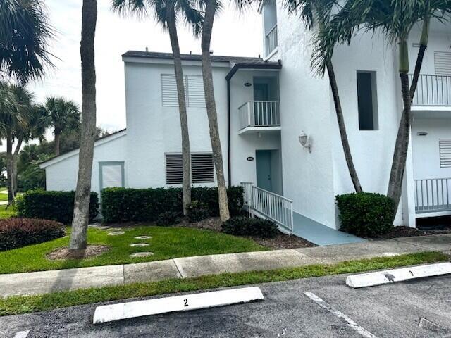 HUTCHINSON HOUSE CONDO - Residential