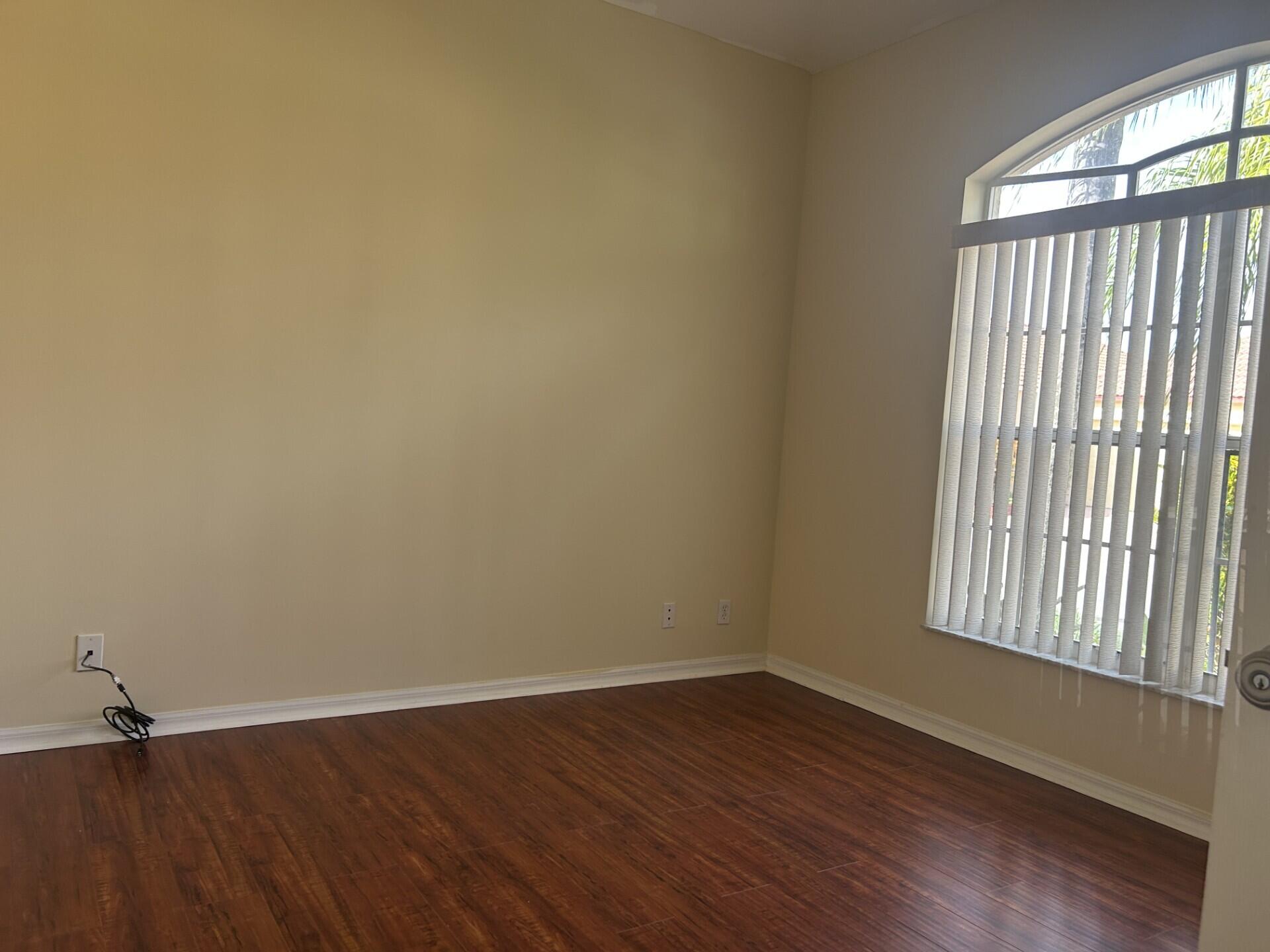 WOODBINE PAR H - Residential Lease