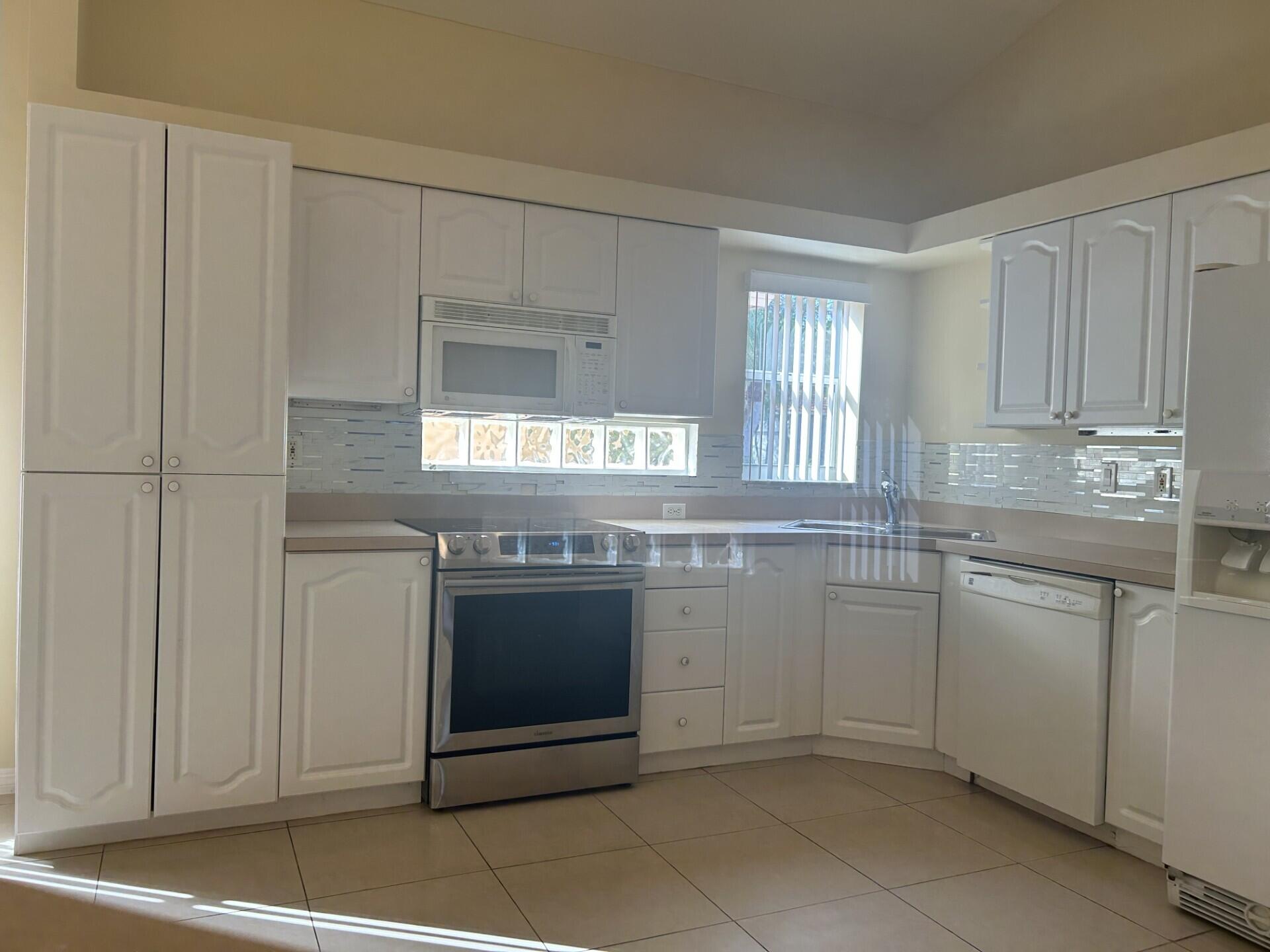 WOODBINE PAR H - Residential Lease