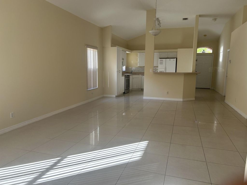 Photo of 8008 Via Hacienda, Palm Beach Gardens, FL 33418 (MLS # R11140898)