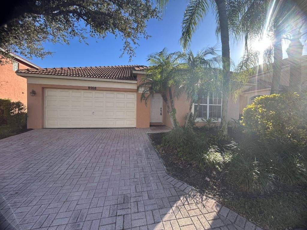 Photo of 8008 Via Hacienda, Palm Beach Gardens, FL 33418 (MLS # R11140898)