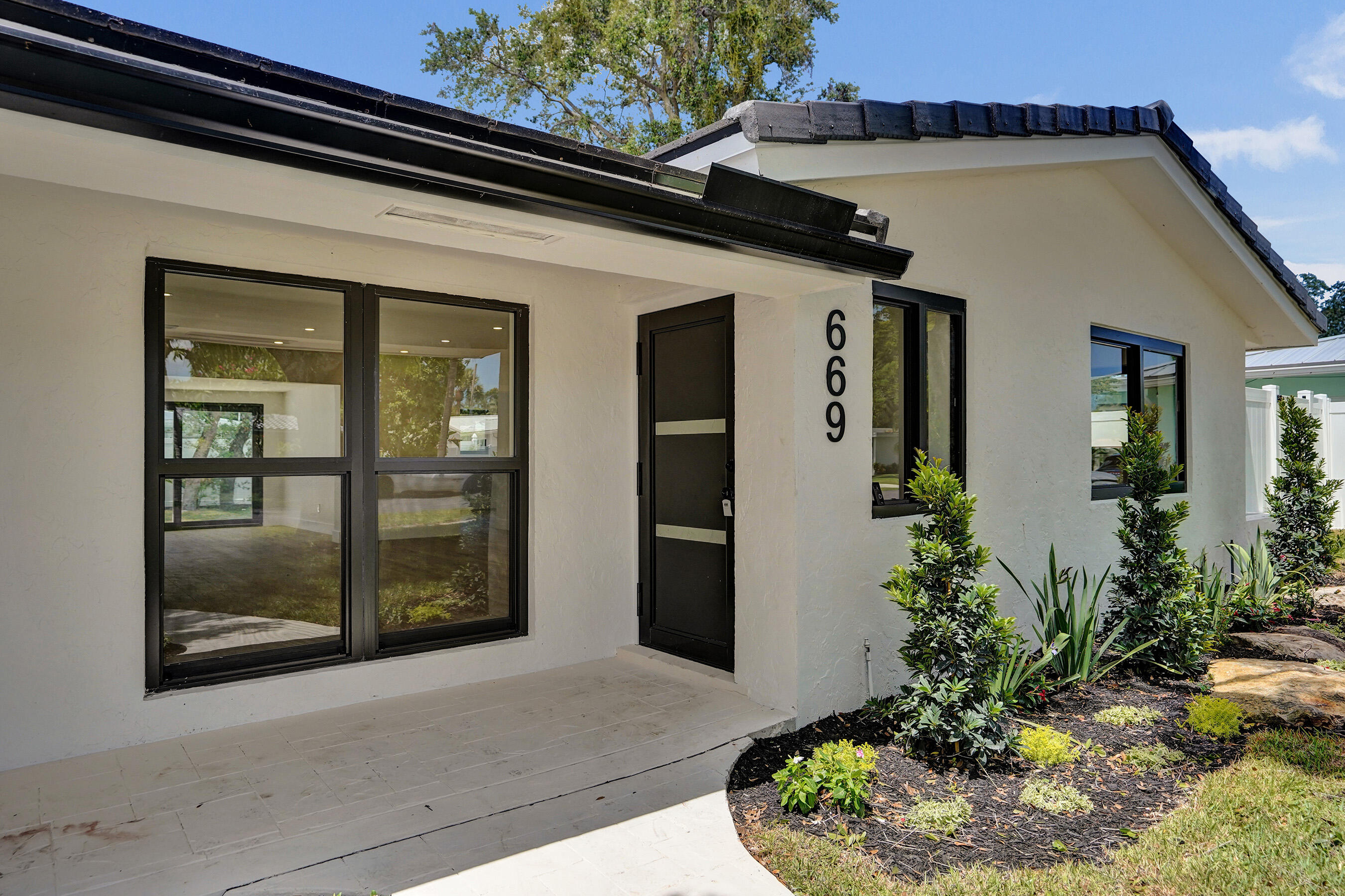ROYAL OAK HILLS 1ST SEC - Residential