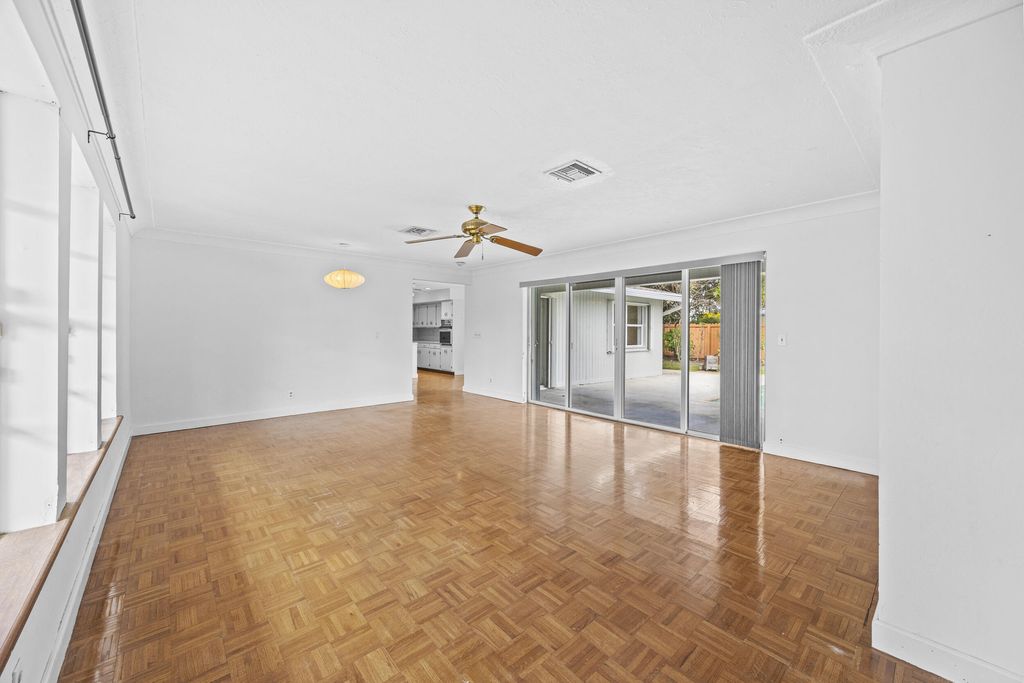 Photo of 723 SW 27th Terrace, Boynton Beach, FL 33435 (MLS # R11160000)