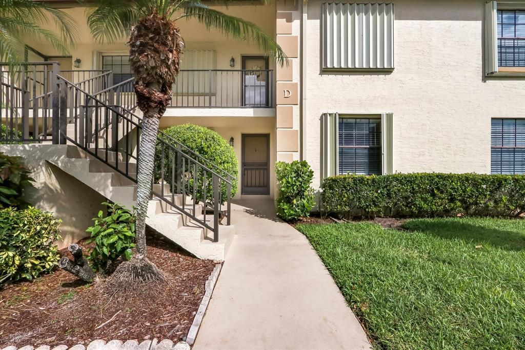 Photo of 501 Pinecrest Circle Cir #D, Jupiter, FL 33458 (MLS # R10758422)