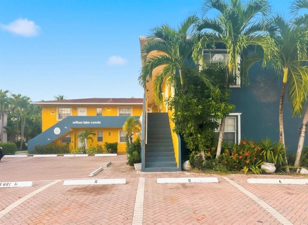 Photo of 51 NE 24th Street #6, Wilton Manors, FL 33305 (MLS # B26041366)