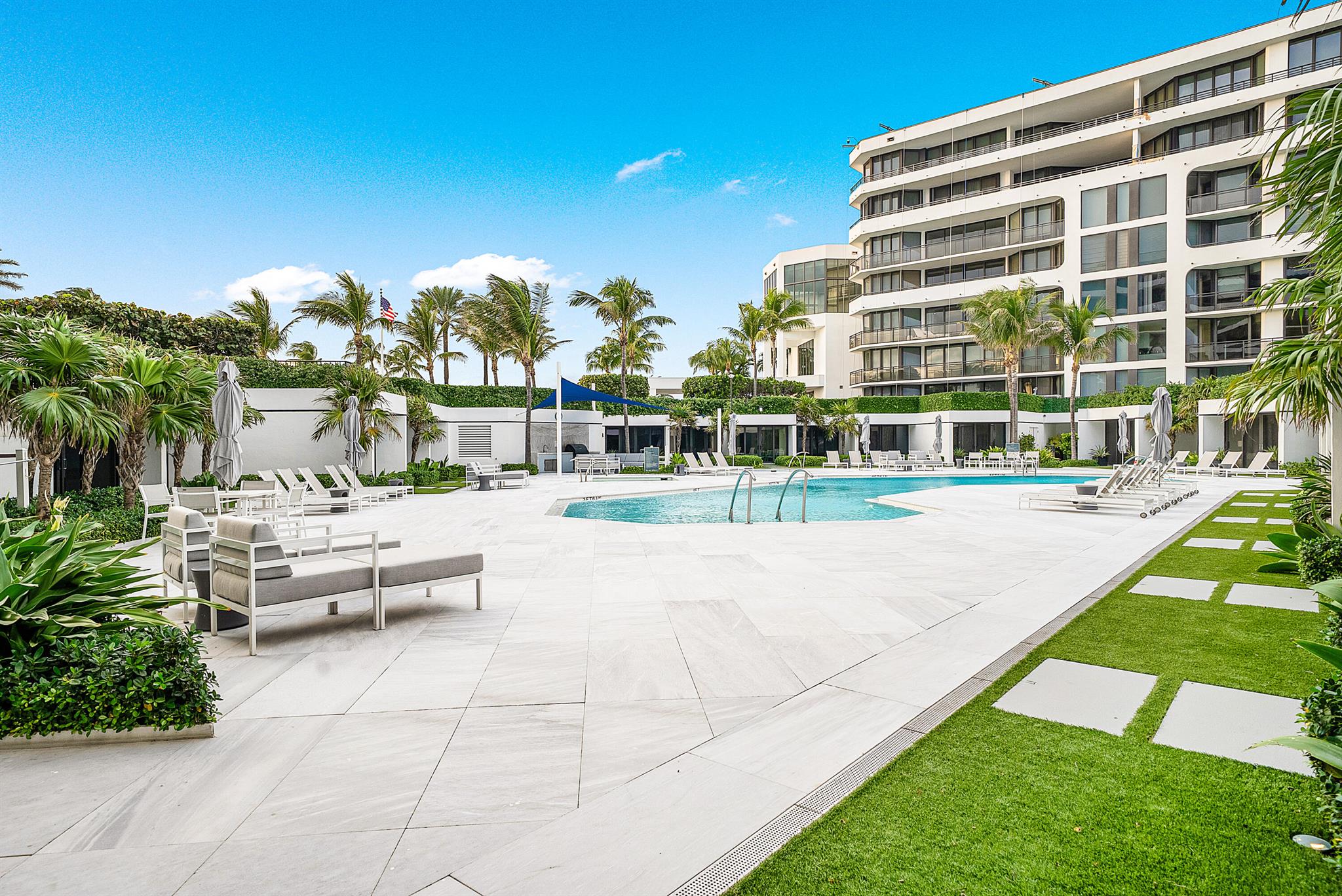 PALM BEACH HAMPTON CONDO - Residential