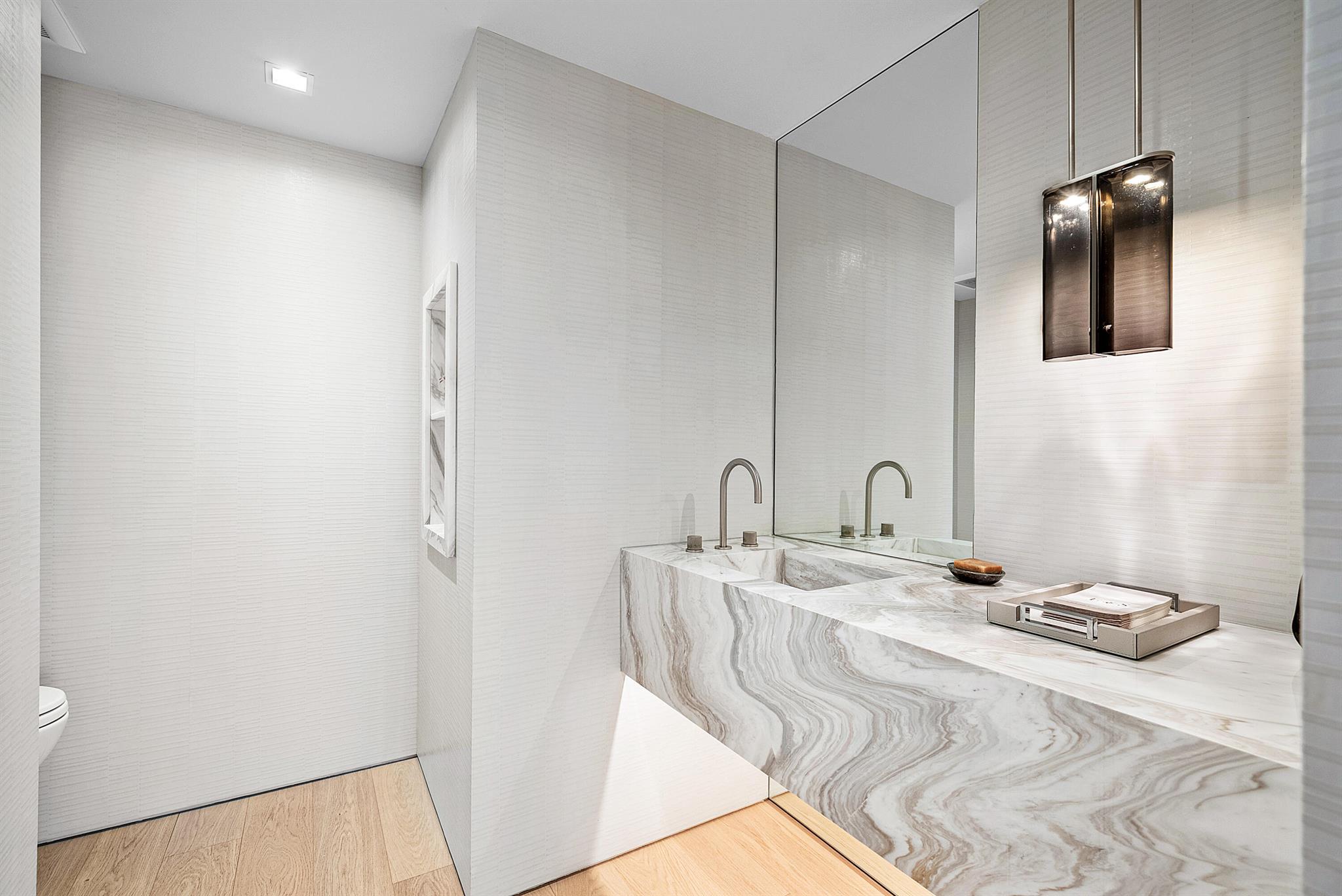 PALM BEACH HAMPTON CONDO - Residential