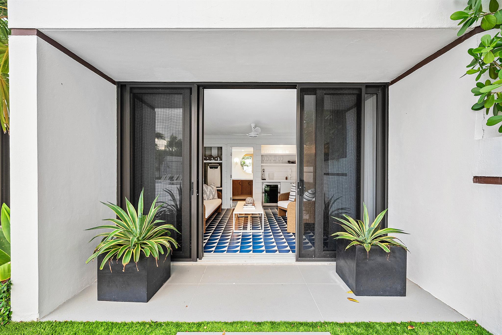 PALM BEACH HAMPTON CONDO - Residential