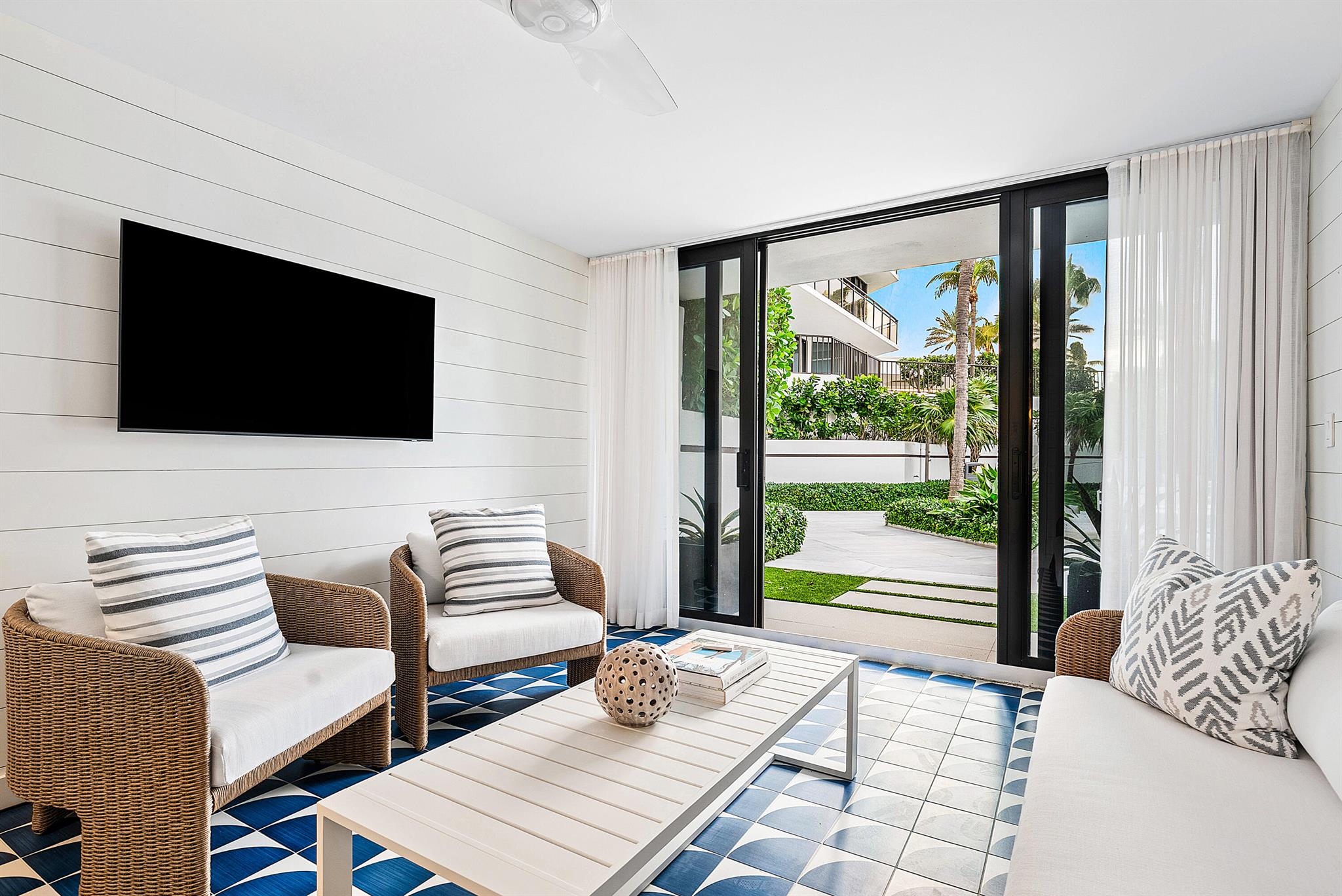 PALM BEACH HAMPTON CONDO - Residential