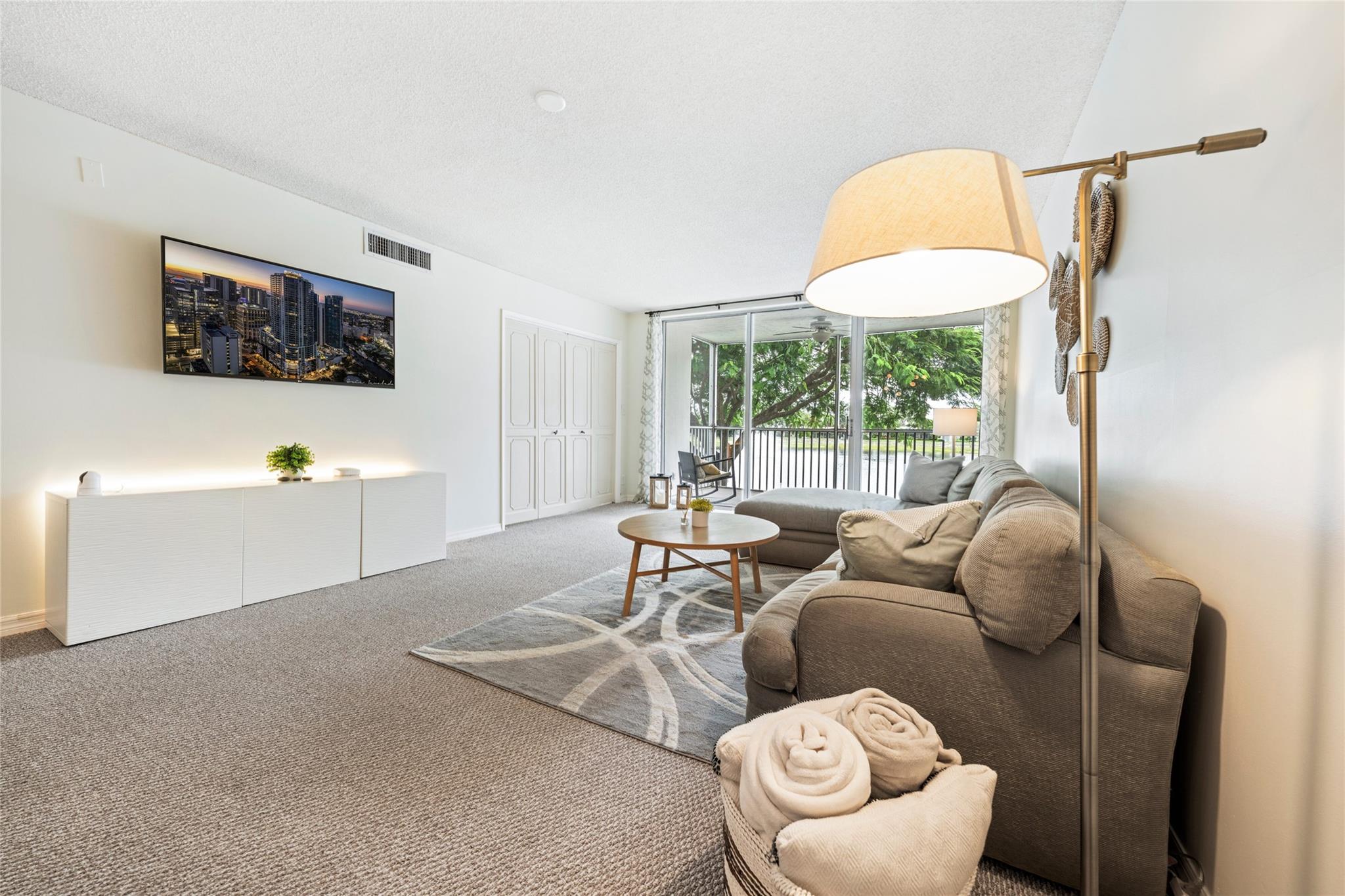 No 42 Palm-Aire Country C - Residential Lease