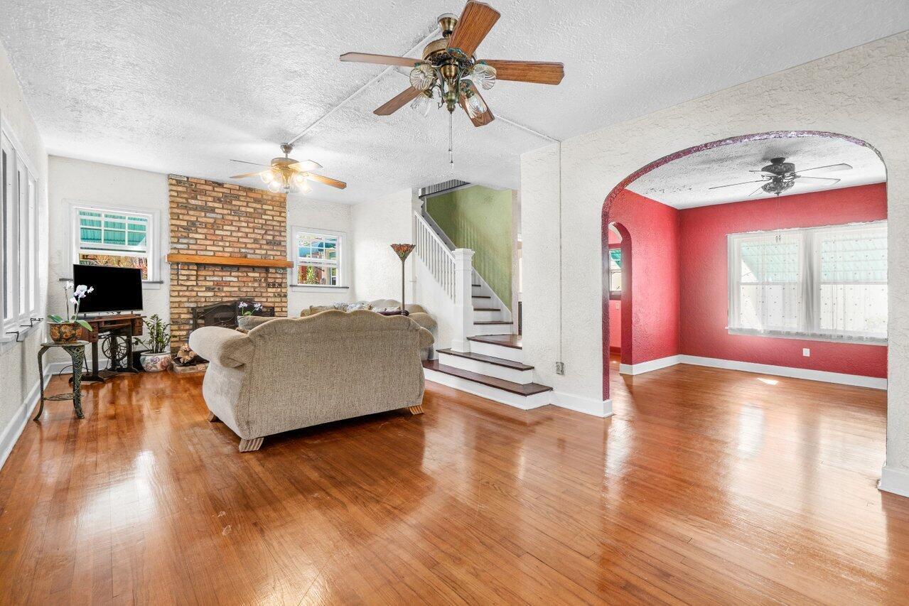 728 Avon Road