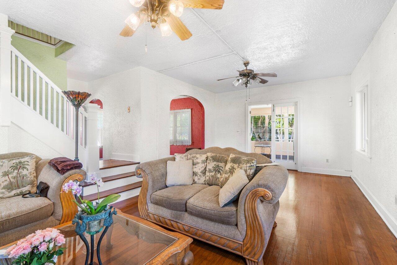 728 Avon Road