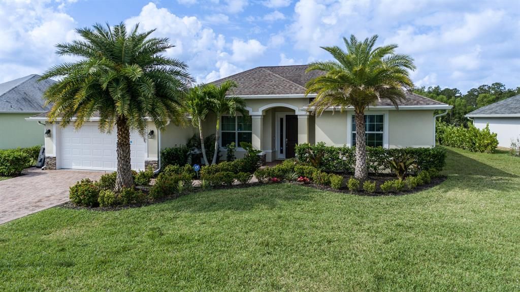 Photo of 376 SW Vista Lake Drive, Port St Lucie, FL 34953 (MLS # R10879997)
