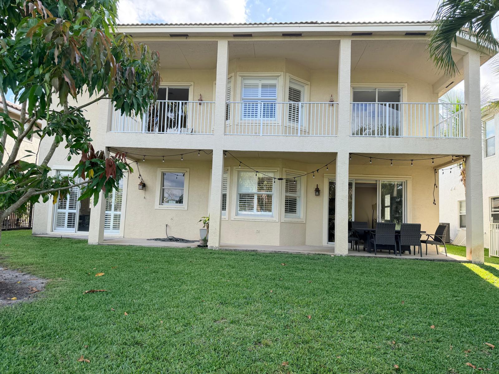 2285 Ridgewood Circle