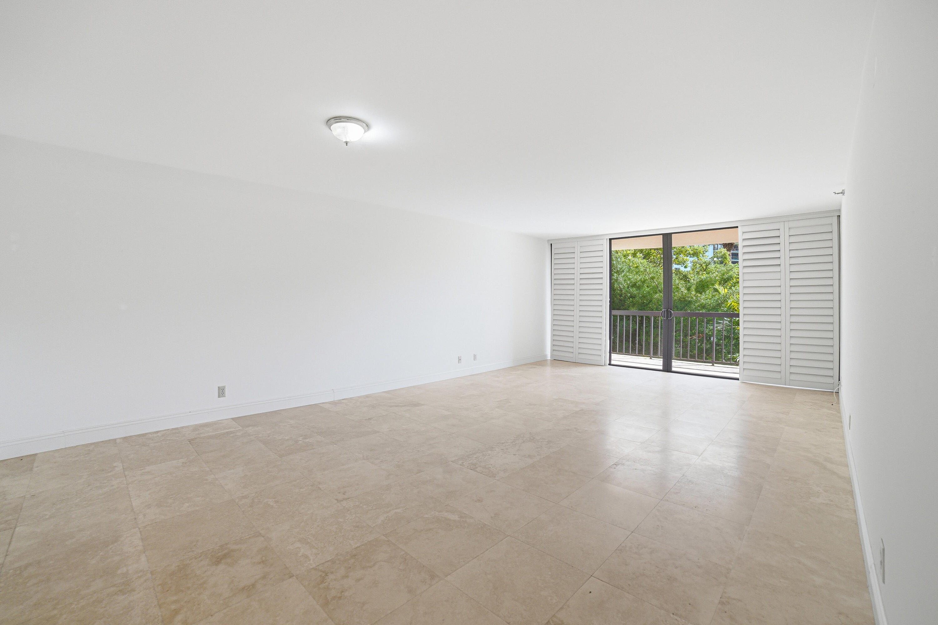 BRAEMAR ISLE CONDO - Residential