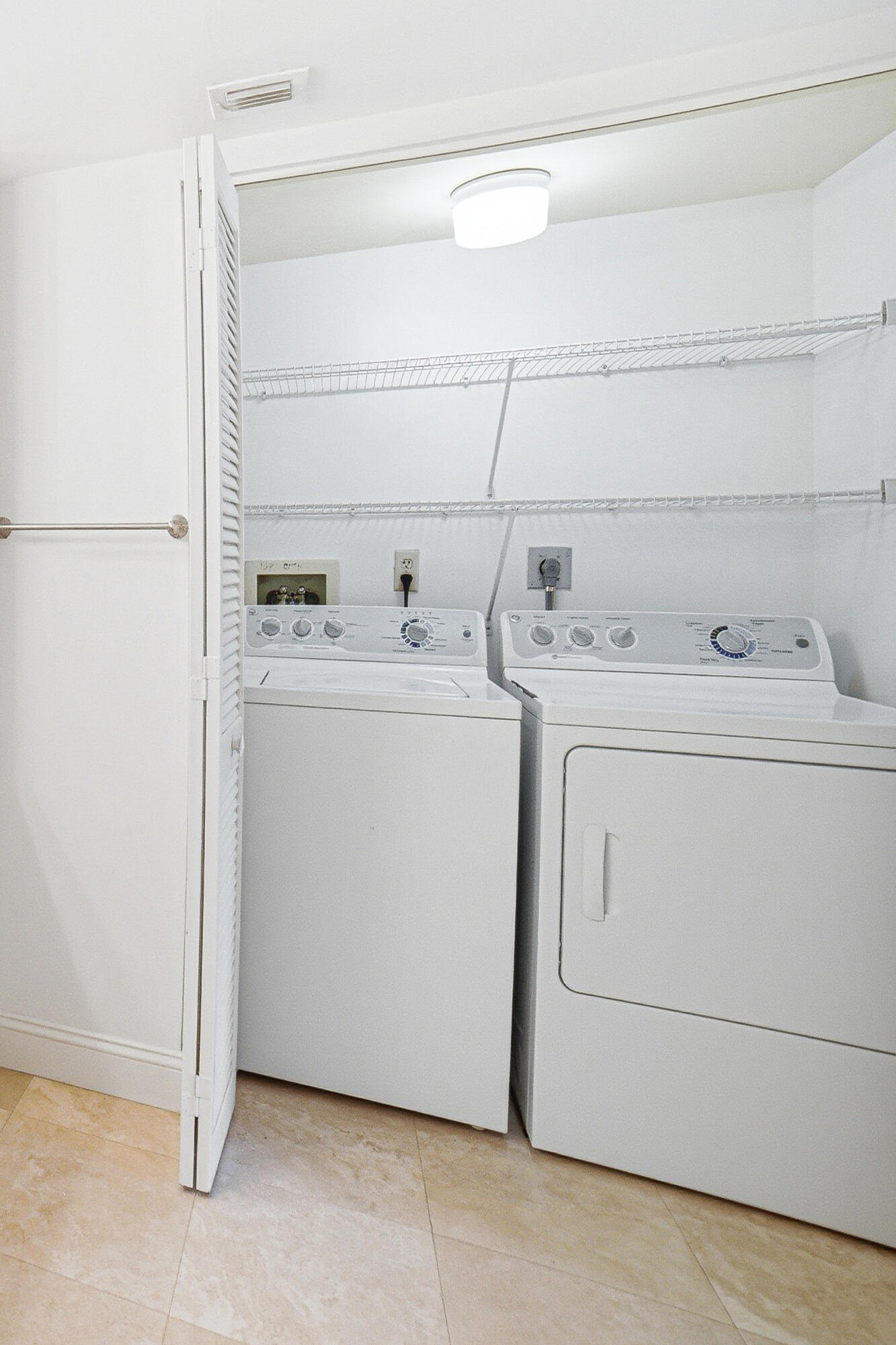 BRAEMAR ISLE CONDO - Residential