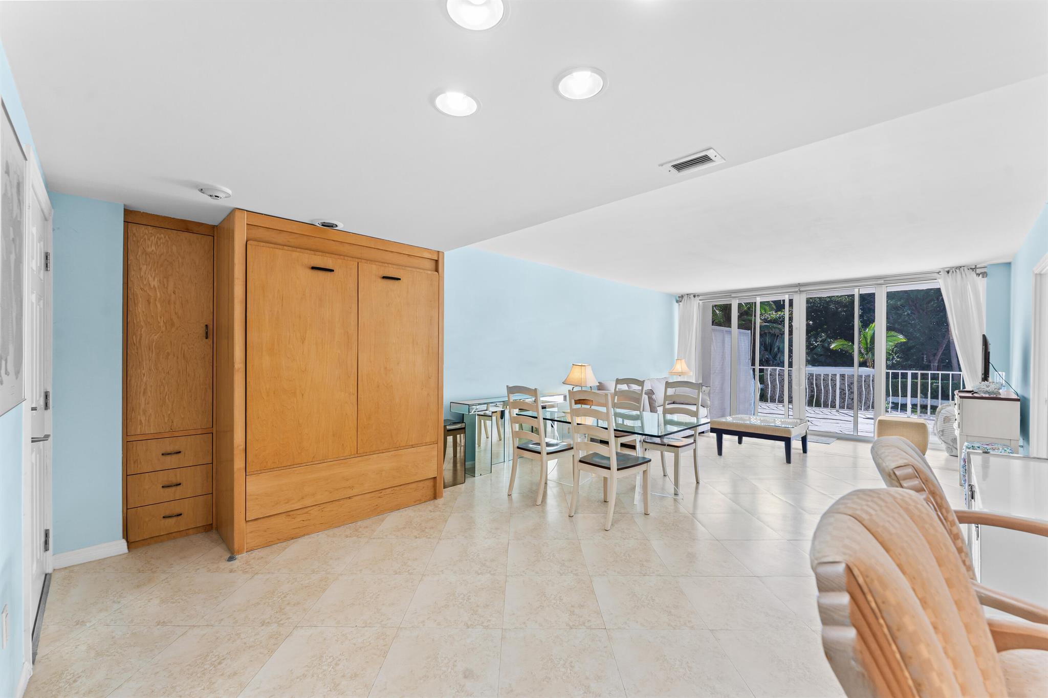 AMBASSADOR SOUTH DEV CORP - Residential Lease