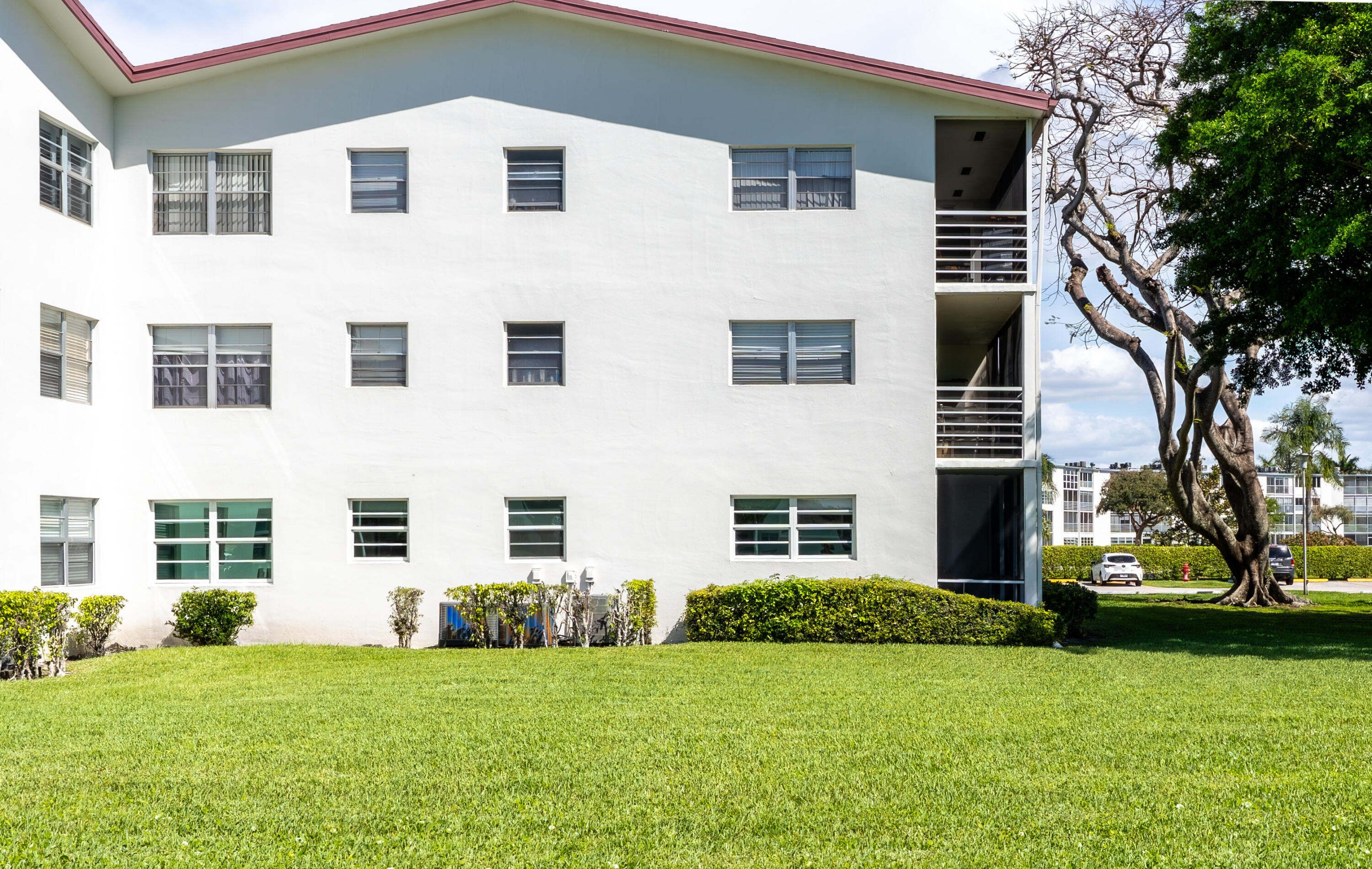 FANSHAW AT CENTURY VILLAGE CONDO - Residential