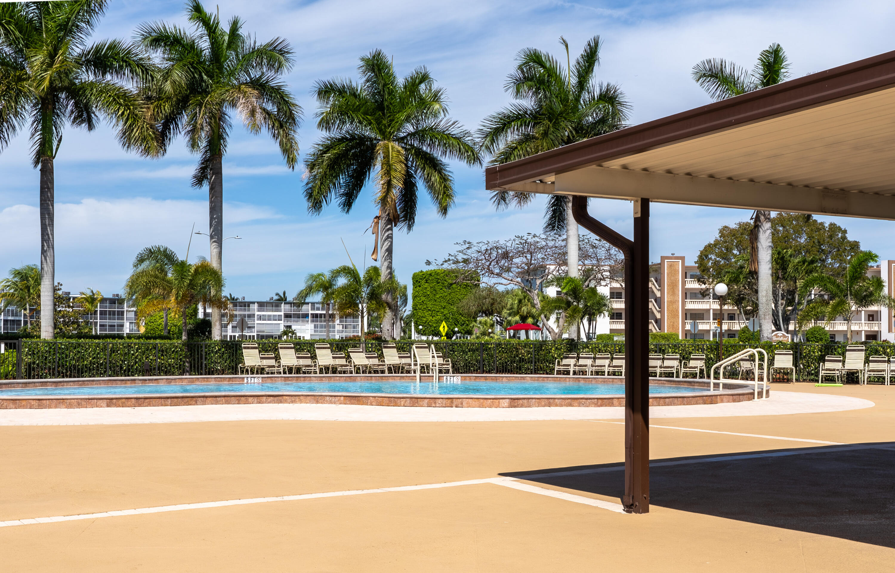 FANSHAW AT CENTURY VILLAGE CONDO - Residential