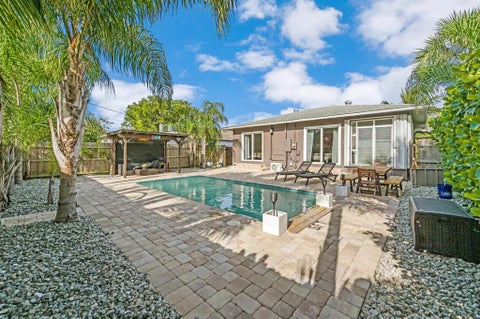 Featured picture for the property R10726631