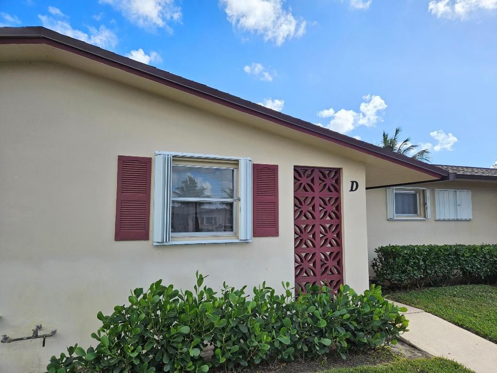 Photo of 2950 Crosley Drive E #D, West Palm Beach, FL 33415 (MLS # R11155039)